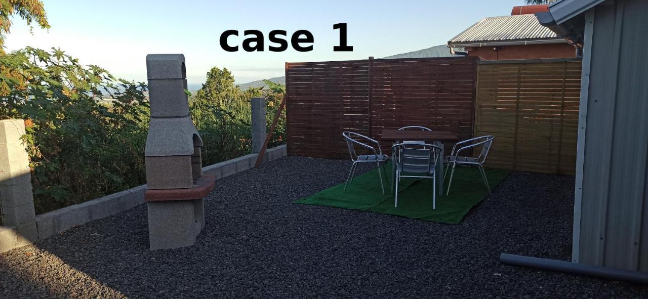 Ti Case Reunion 400 Saint Pierre Exterior photo